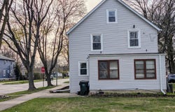 8627 School Street, Morton Grove, IL 60053