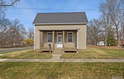 220 W Adams Street, O'Fallon, IL 62269
