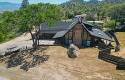 16 S. Oak Knoll LN, Wofford Heights, CA 93285