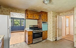 123 Rea St, Lowell, MA 01852