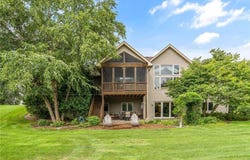 3876 N Ironwood Trail N, Lake Elmo, MN 55042