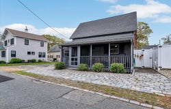 17 Park Place, Harwich Port, MA 02646