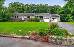 11 Lorraine Court, New City, NY 10956