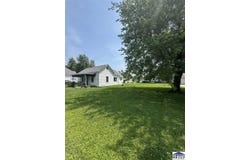 404 E CYRUS ST, FARMERSBURG, IN 47850-9999