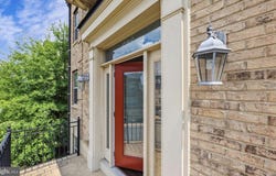 601 SPRINTSAIL Way, OXON HILL, MD 20745