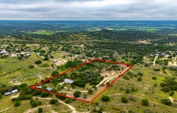 168 Stoney Hills Rd, Center Point, TX 78010