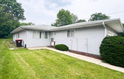 913 W SHENANDOAH Drive, Peoria, IL 61614