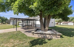 600 S 3rd St, Bushton, KS 67427