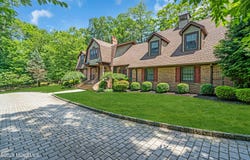 8 Old Dutch Road, Warren, NJ 07059