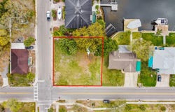 600 BANANA STREET, TARPON SPRINGS, FL 34689