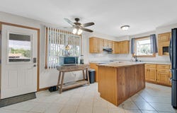 8622 W 90th Place, Hickory Hills, IL 60457