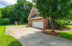 430 Ashbry Run Drive, Winston-Salem, NC 27106