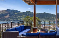 126 INGRAM PL, White Salmon, WA 98672