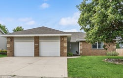 6090 Goldfinch Drive, Pleasant Hill, IA 50327