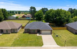 4 Green Timber Way, Vilonia, AR 72173
