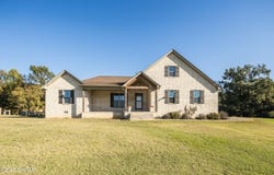 217 Slim Charlton Road, Bradford, TN 38316
