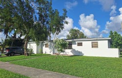 4315 SW 98th Ave, Miami, FL 33165