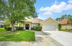24 Lakeside Place W, Palm Coast, FL 32137