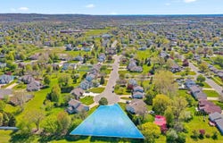 715 HICKORY VALLEY Court, DE PERE, WI 54115-3363