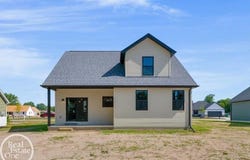 1807 Riley, Saint Clair, MI 48079