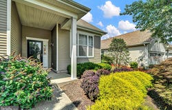 11 STANFORD ROAD E, PENNINGTON, NJ 08534