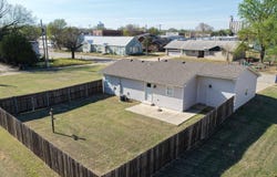 121 E 11th St, Harper, KS 67058