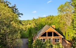 273 N Rhododendron Rd, Almond, NC 28702
