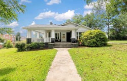 101 W 3rd Avenue, Easley, SC 29640