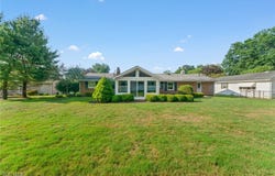 959 Dogwood Drive, Hubbard, OH 44425