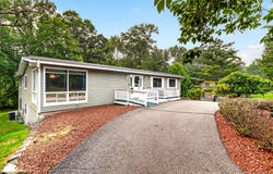 105 Robinhood Lane, West Nyack, NY 10994
