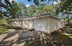 809 Oakwood Drive, Clinton, MS 39056