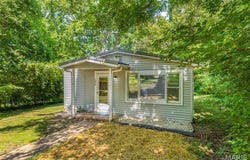 1013 E Karsch Boulevard, Farmington, MO 63640