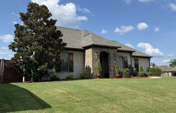 1612 Oak Leaf Ln., Tupelo, MS 38826