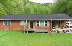 5182 New Paintsville Rd, Salyersville, KY 41465
