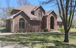 724 VILLAGE Drive, Girard, KS 66743
