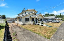 205 S 10TH AVE, Kelso, WA 98626