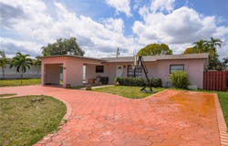 1820 N 27th Ave, Hollywood, FL 33020