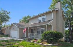 446 Hithergreen Drive, Lansing, KS 66043