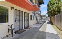 2828 Viola St, Oakland, CA 94619