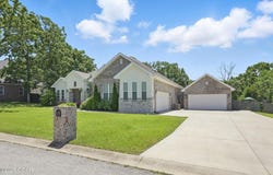104 Van Dusen Drive, Carl Junction, MO 64834
