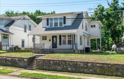 1906 Sacramento Street, St Joseph, MO 64507
