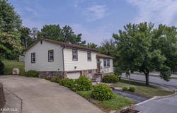 1818 Bell Avenue, Altoona, PA 16602