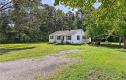 17253 Riddick Rd, Smithfield, VA 23430