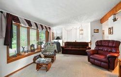 201 E Meadow Ln, ColumbusJunction, IA 52738
