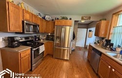 202 N Clark Street, Winfield, IA 52659