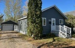 1008  Main Street, BOTTINEAU, ND 58318