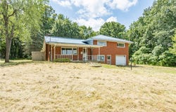 106 Morris Rd, Washington Twp, PA 16050