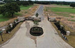 6608 Retta Oaks Drive, Burleson, TX 76028