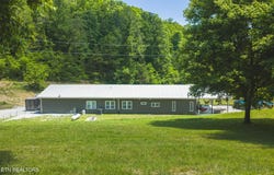 622 Earls Hollow Rd, Speedwell, TN 37870