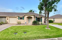 37 Pinehurst Dr., Laguna Vista, TX 78578